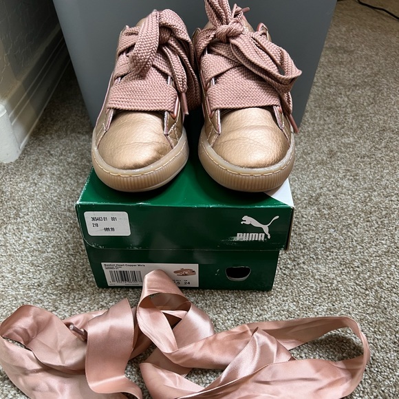 Puma - Picture 2 of 5